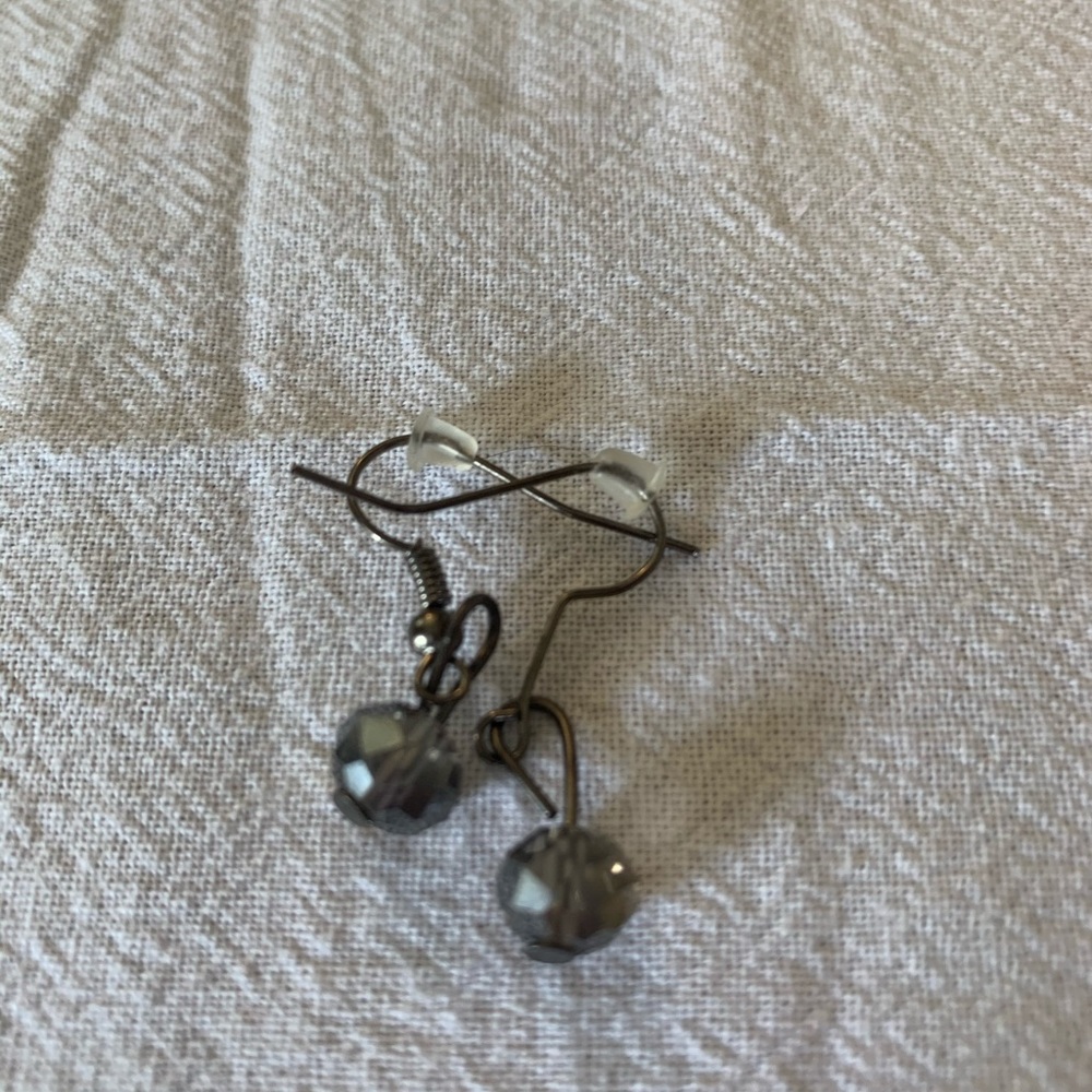 Smoke gray earrings
